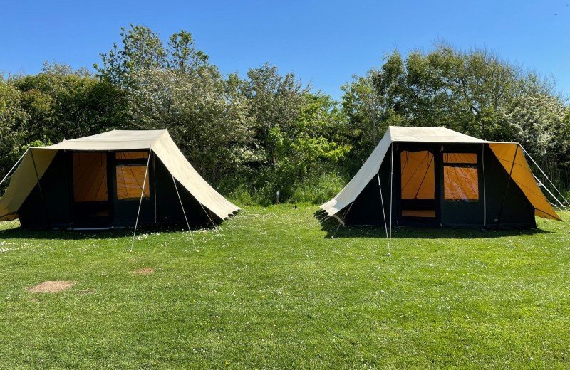 De Waard-Zelt, nicht eingerichtet, für 4 Personen