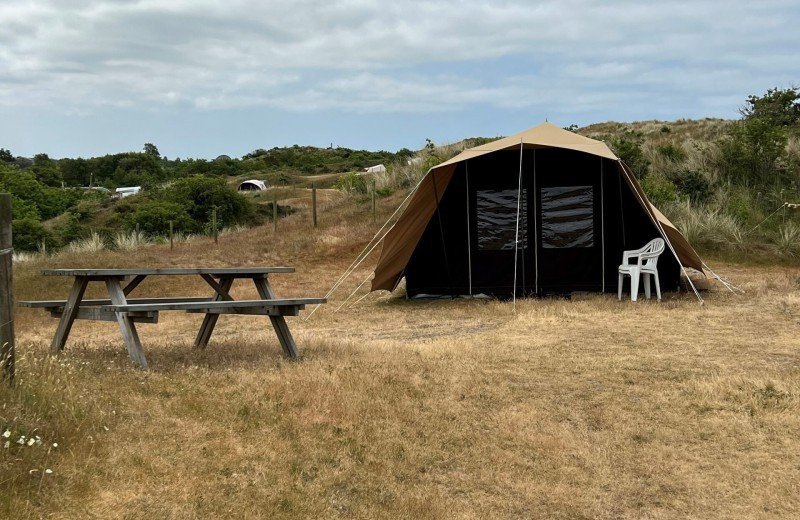 De Waard-Zelt (einfach eingerichtet) für 4 Personen